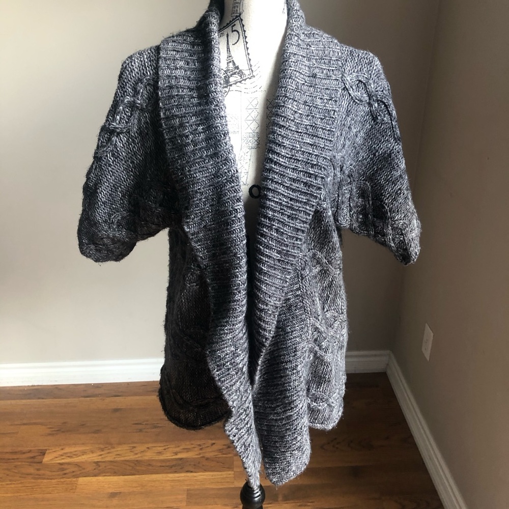 A.N.A open front short sleeve knit cardigan S/M